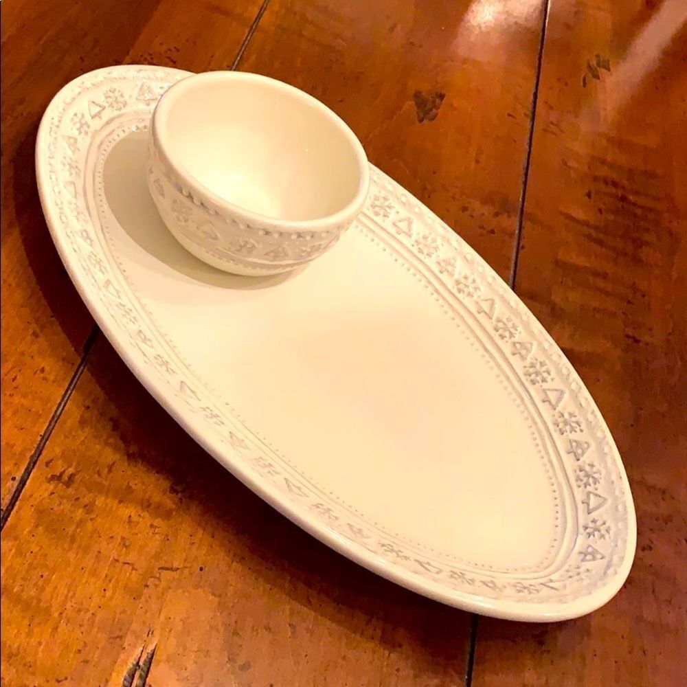 Hallmark Winter White Embossed Platter/Bowl Set